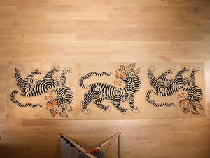 Snow Lions 96 x 343 cm