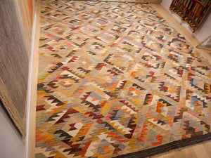 Caravan 299 x 393 cm