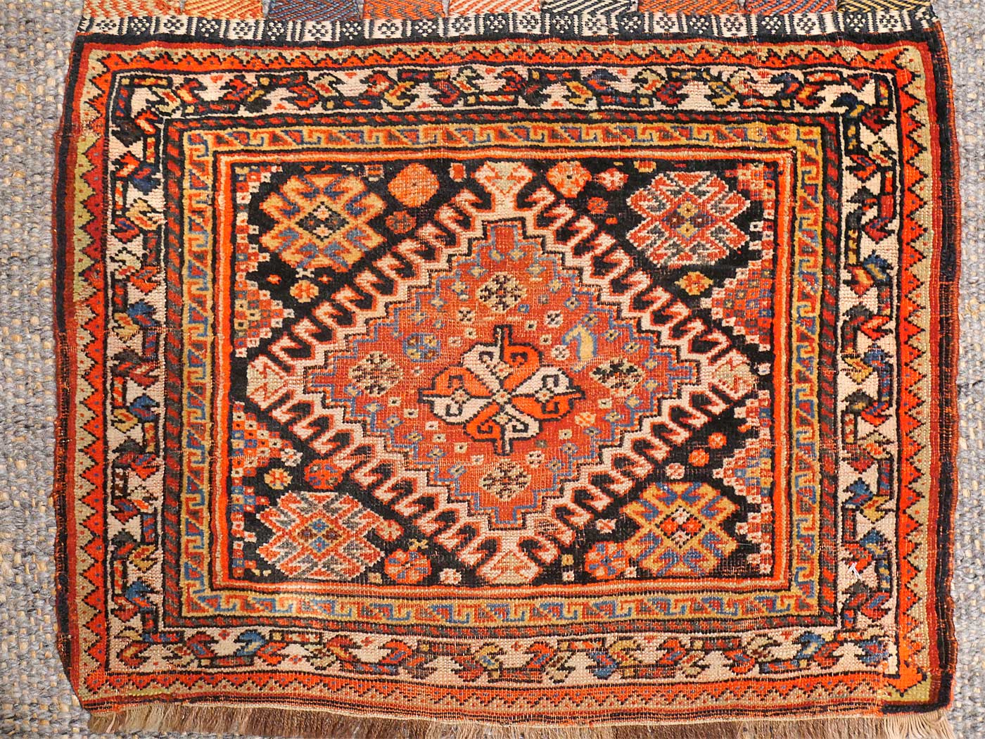 Qashqai 60x67cm