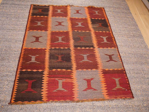 Vintage Kilim 112x136cm