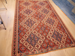 Van Hakari 163x243cm