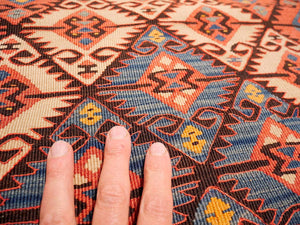 Van Hakari 163x243cm