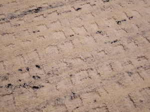High and Low gris 184x276