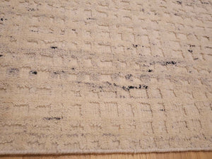 High and Low gris 184x276