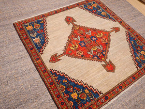 Bakshaish 125x126cm