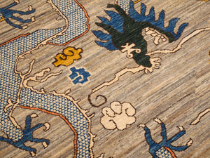 Dragons 153x154cm